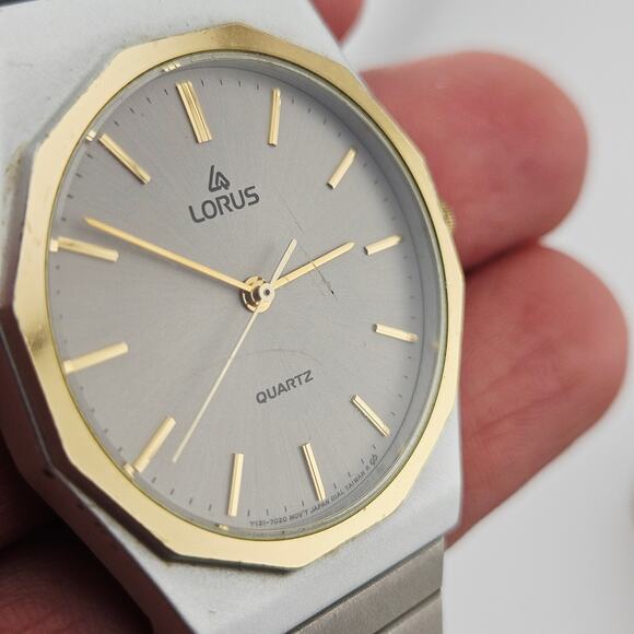 Lorus Men's Silver Link Watch Minimalist Professional Contemporary Elevated Y131 - Picture 3 of 7